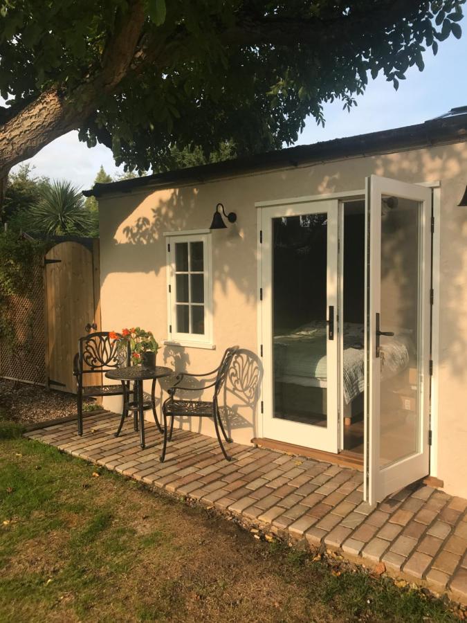 Corner House Luxury Bnb Little Dunmow Exterior foto